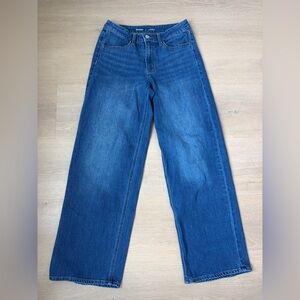 Old Navy High-Rise Wow Wide Leg Jeans in Medium Blue